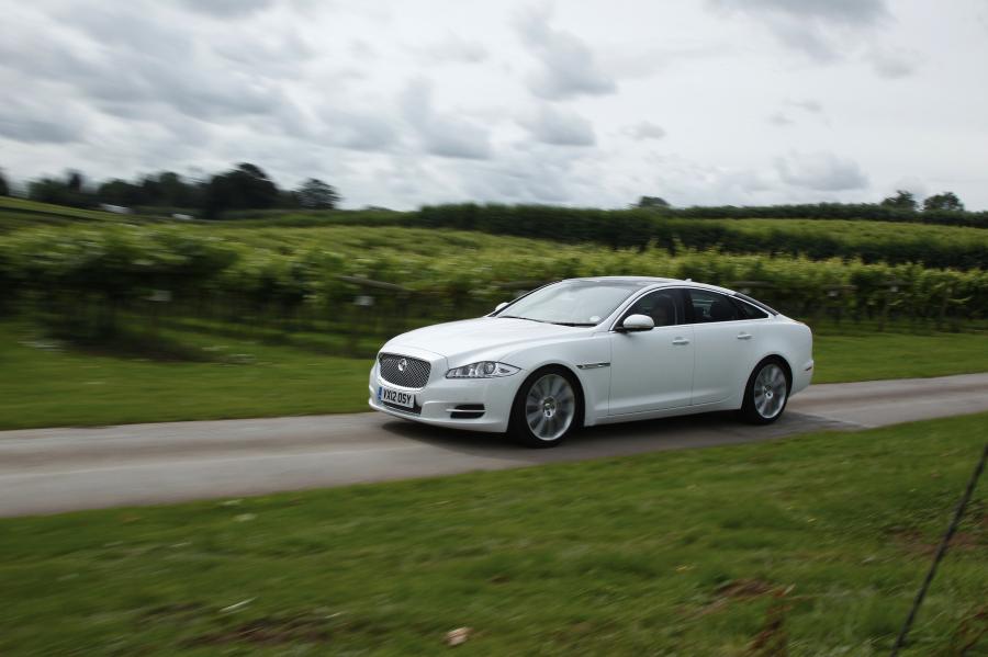  Jaguar XJ 2012 года  (UK) (фото 71 из 121)